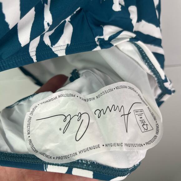 New Anne Cole Plus Size Tropical V-Wire Padded One Piece Swimsuit - Picture 9 of 13